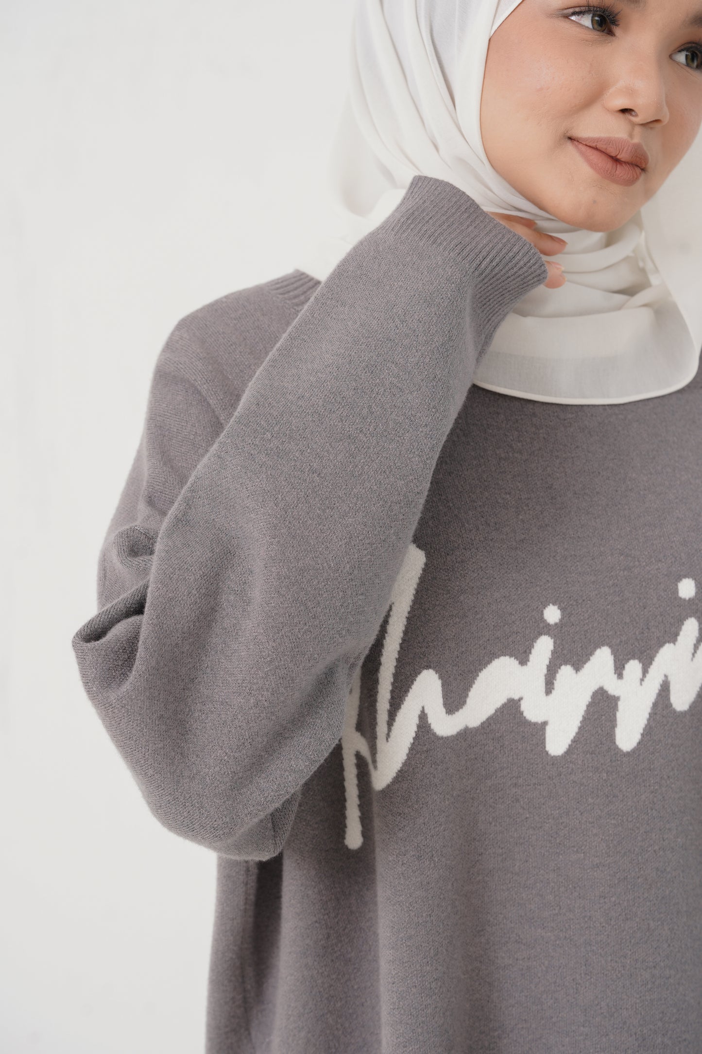 The 'Khairrins' Knit Pullover in Dark Grey