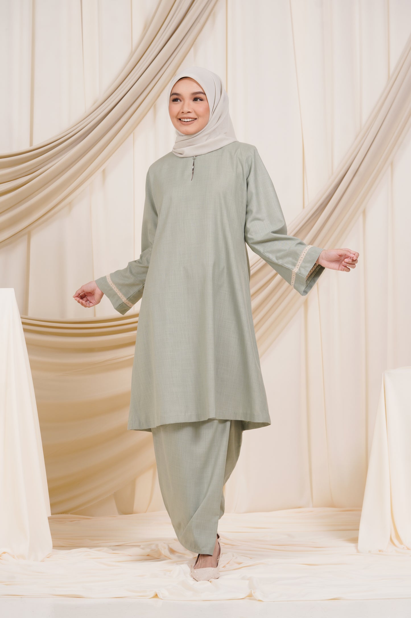 Iris Khurung in Sage Green