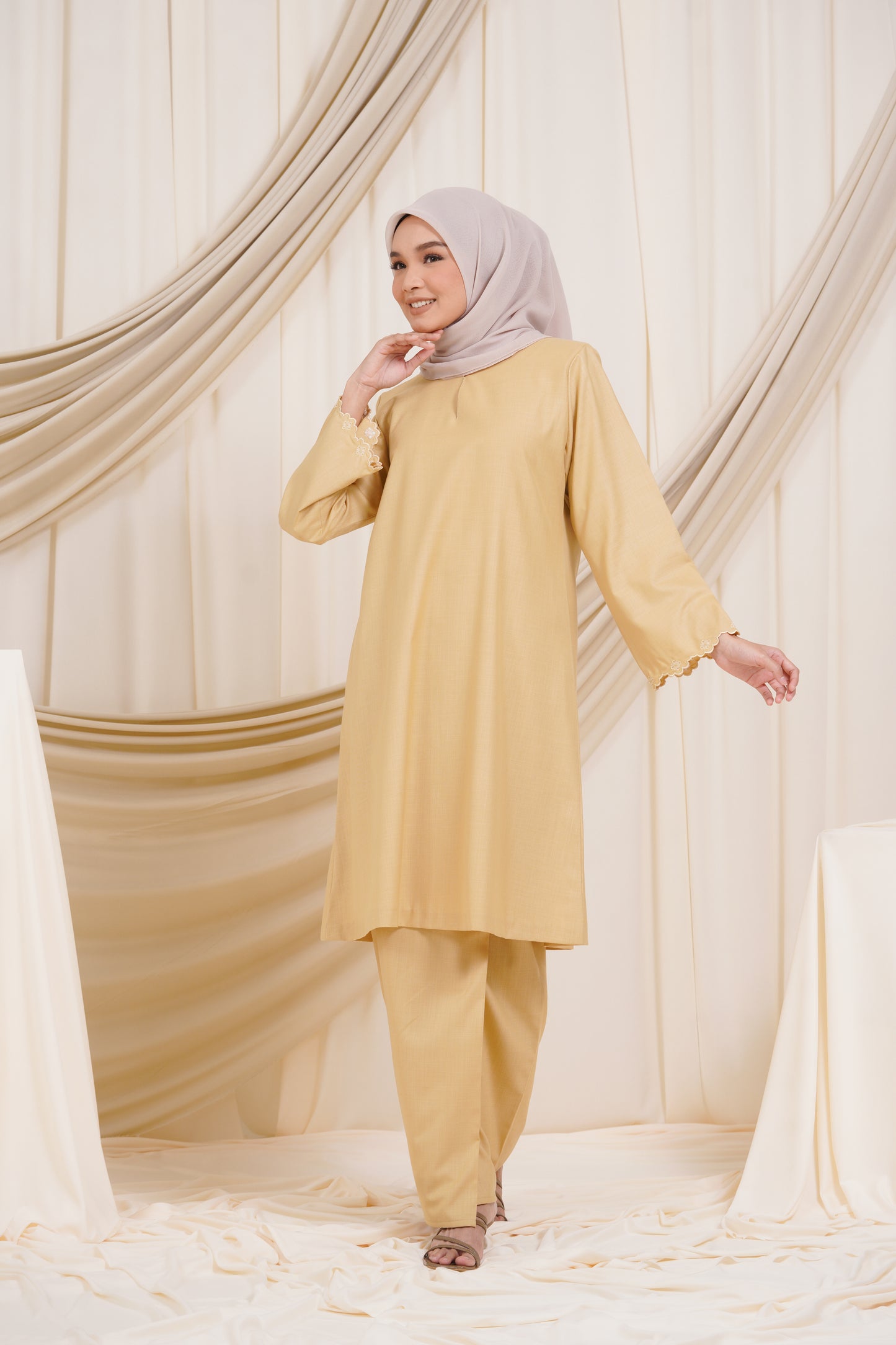 Melur Khurung in Light Honey